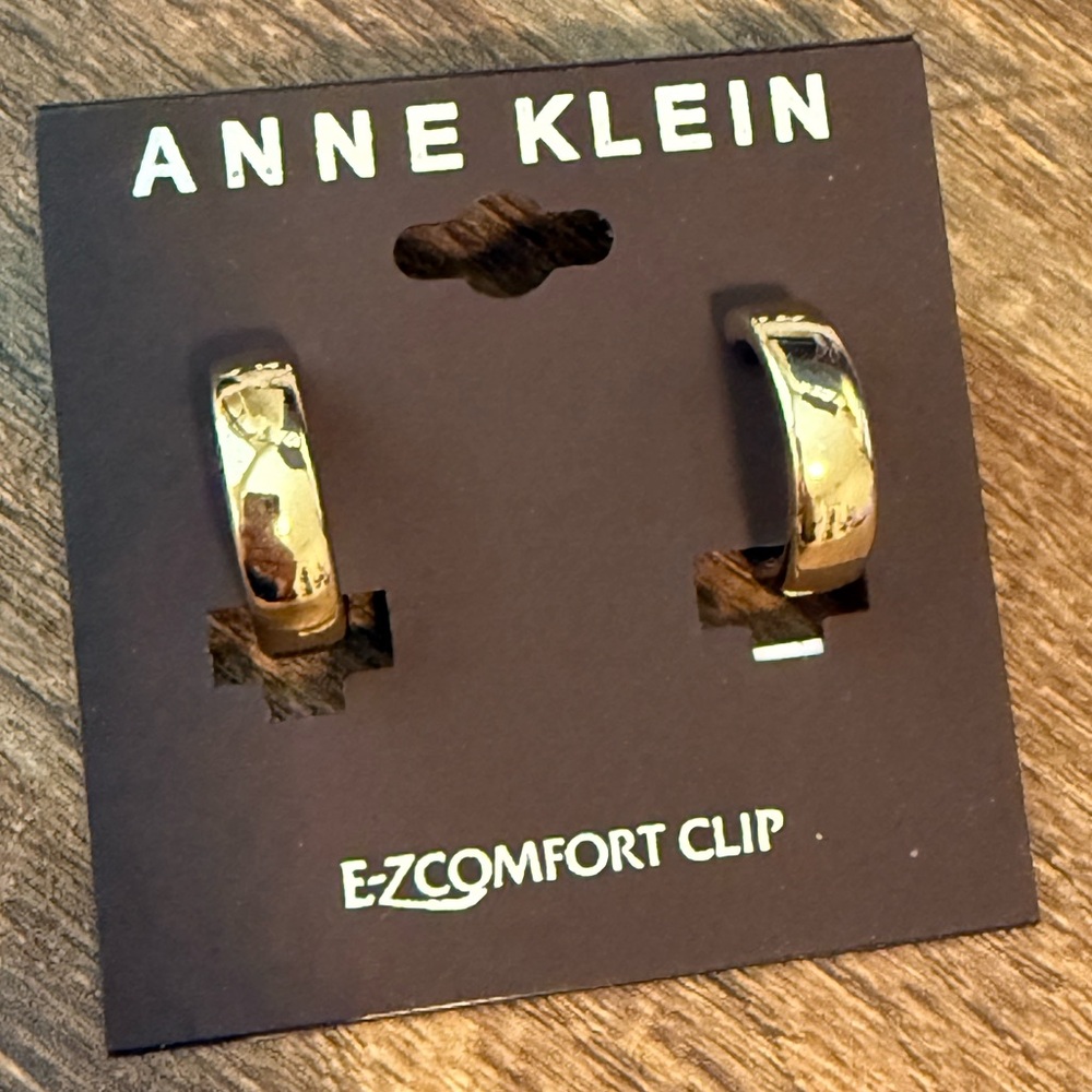 ANNE KLEIN Women's Gold Tone EZ Comfort Clip Hoop Earrings